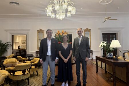 O întâlnire deosebitǎ în Macau!